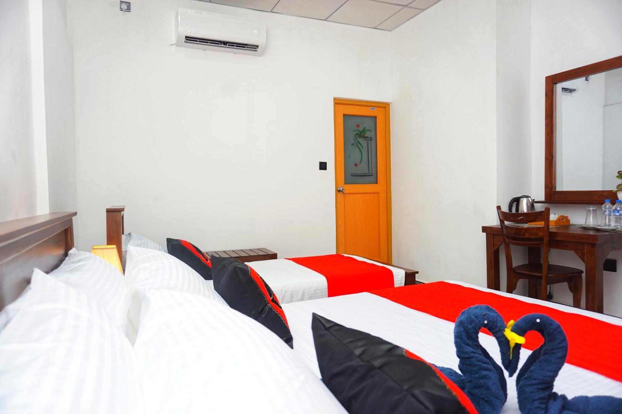 Sashini Homestay Сигирия Экстерьер фото