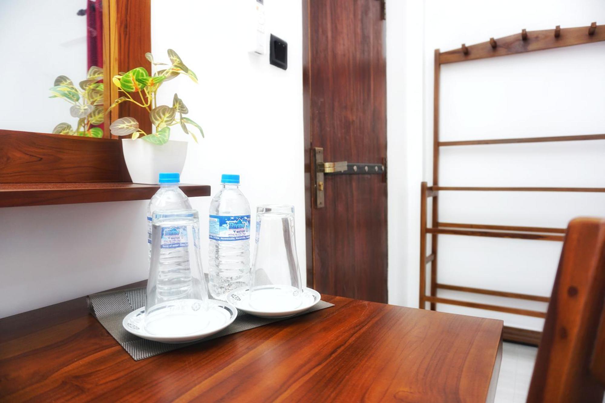 Sashini Homestay Сигирия Экстерьер фото