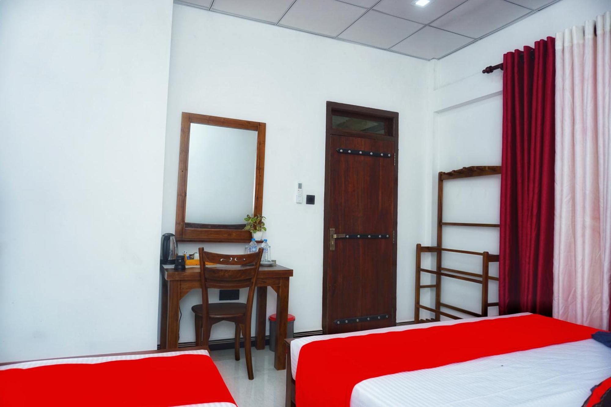 Sashini Homestay Сигирия Экстерьер фото